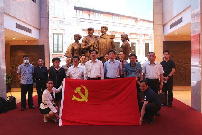 女儿家妈妈去世新年能去亲家提亲吗？游戏画面