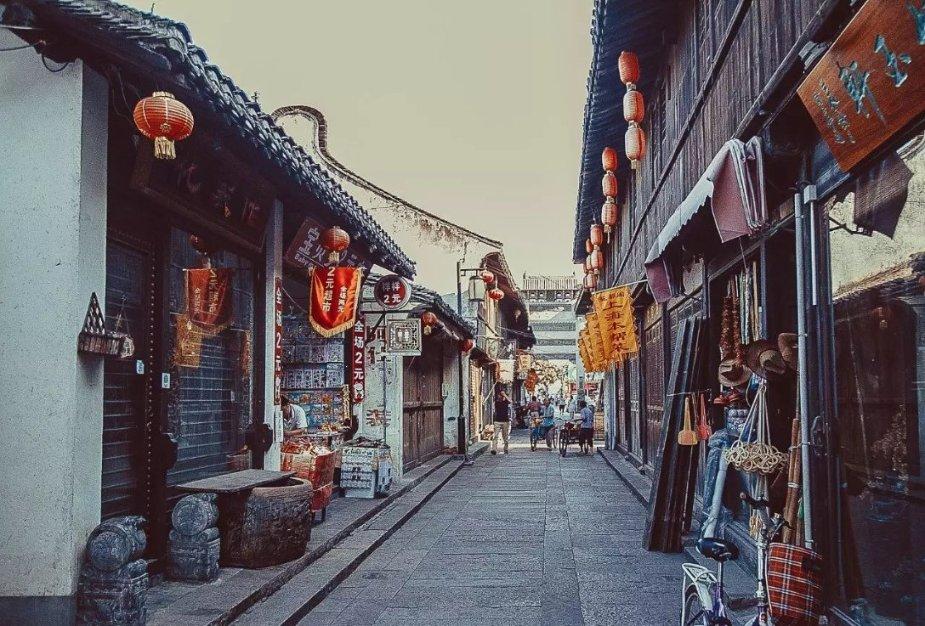 快来参与互动,解决问题,众泰T600Coupe室外温度传感器在什么地方?在这里等你!
